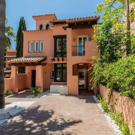Vacation I El Calvario Villa, Cinema, Pool, Andalusian Garden, Top Location In Old Town * Marbella