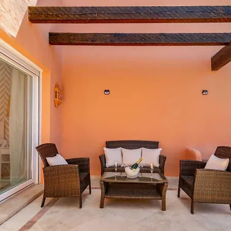 Vacation I El Calvario Villa, Cinema, Pool, Andalusian Garden, Top Location In Old Town Villa Marbella