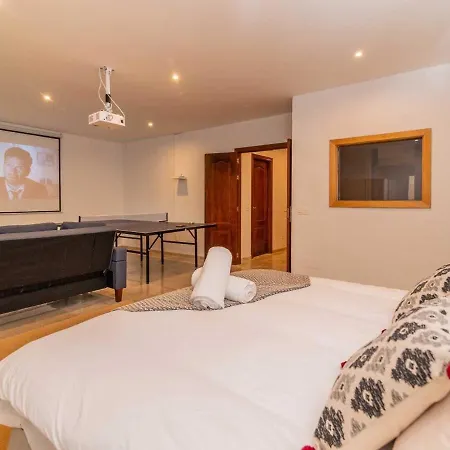 Vacation I El Calvario Villa, Cinema, Pool, Andalusian Garden, Top Location In Old Town Villa Marbella